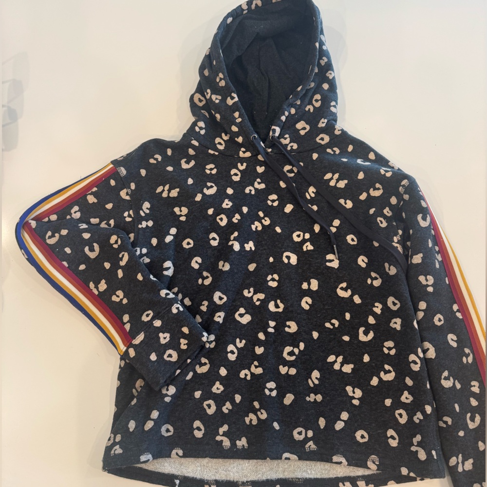 Evereve Gray Leopard Print Hoodie